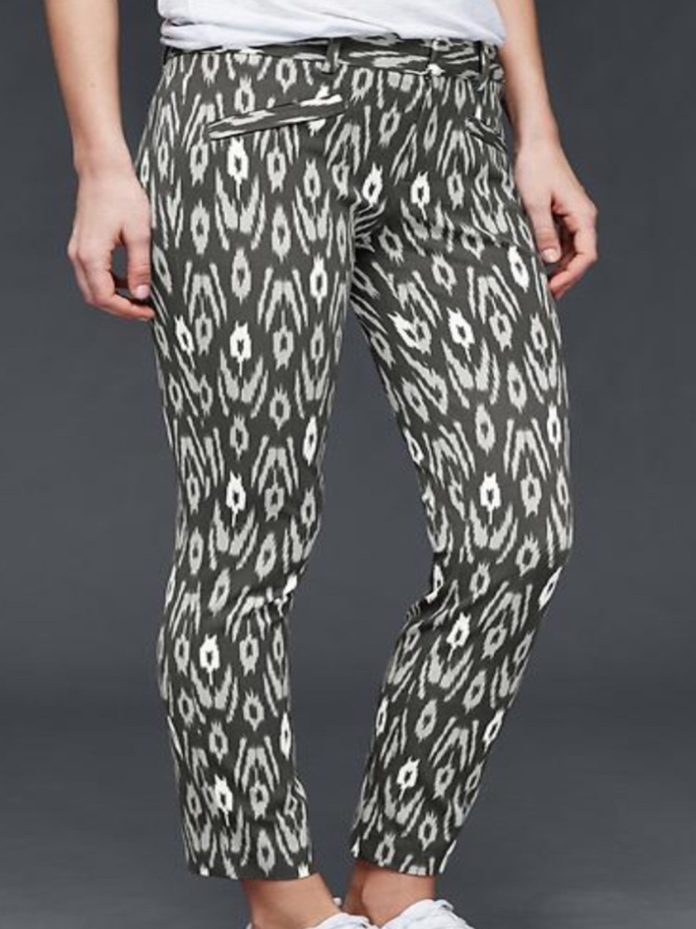 GAP bi stretch skinny ankle pants gray white Ikat print 6R 6